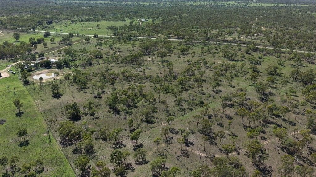 Flinders Highway, Breddan