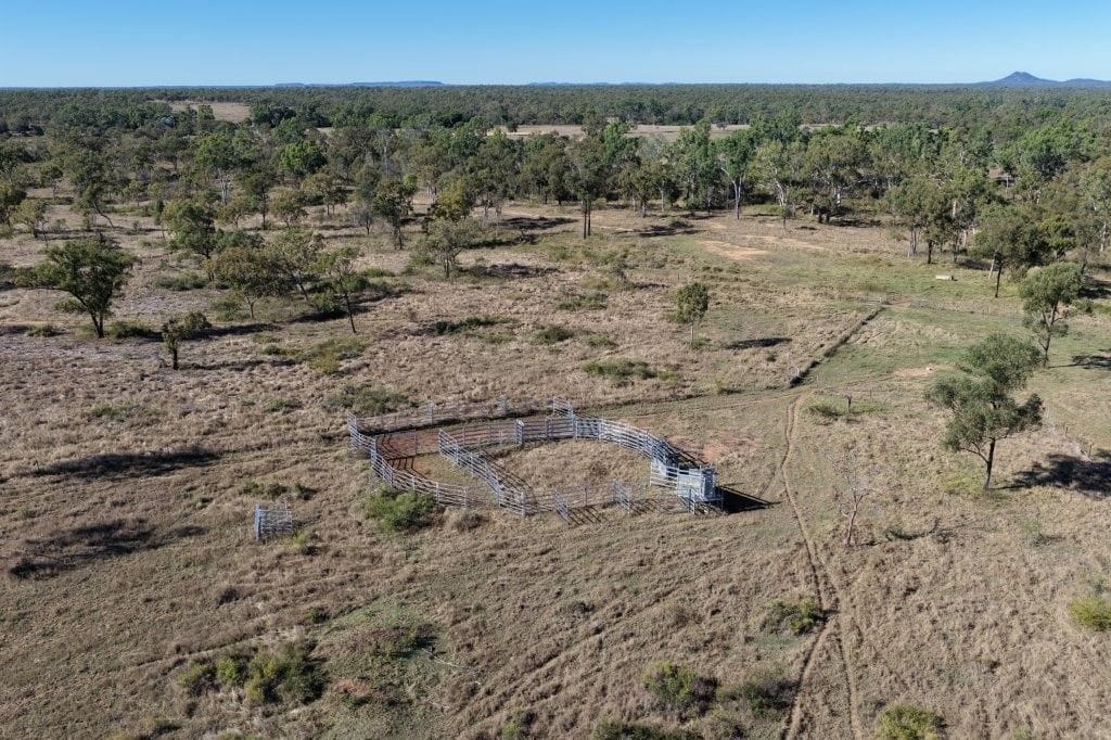 500 acres for sale Charters Towers