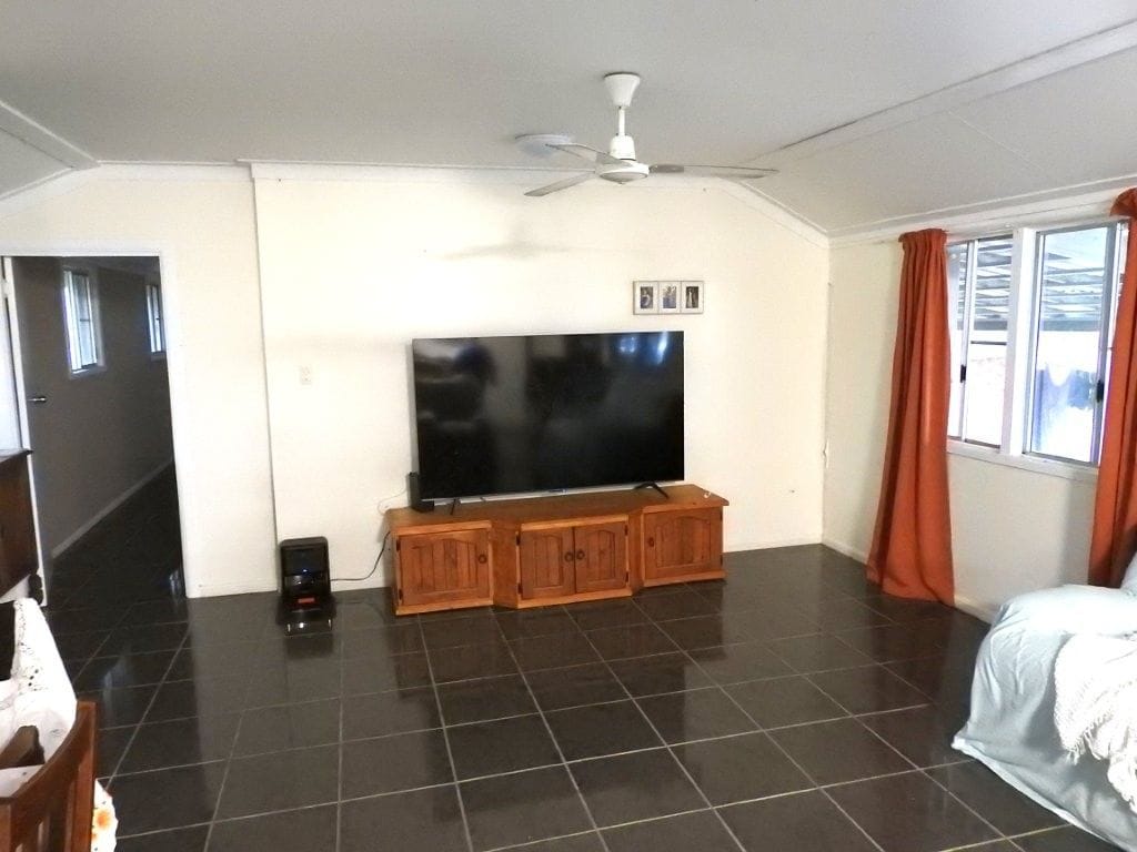 12323 Flinders Highway, Queenton