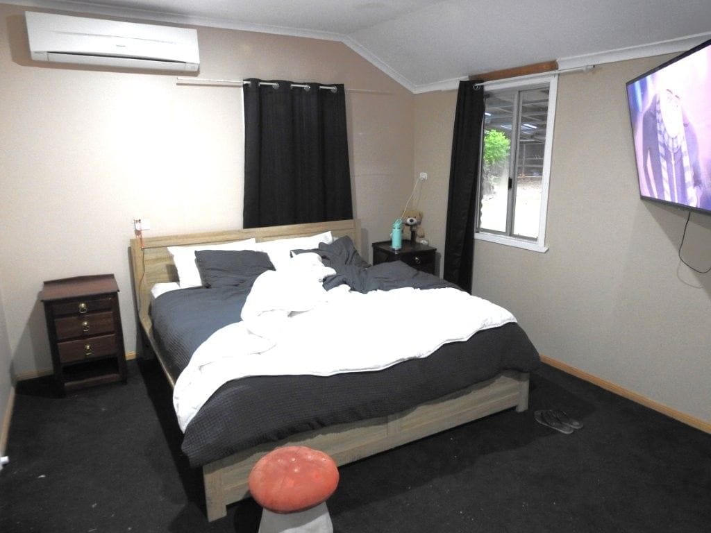 12323 Flinders Highway, Queenton