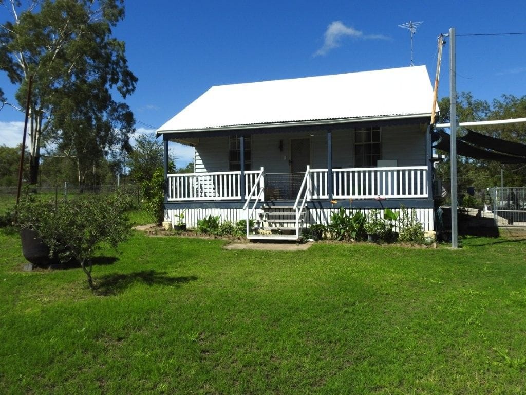 Flinders Highway, Breddan