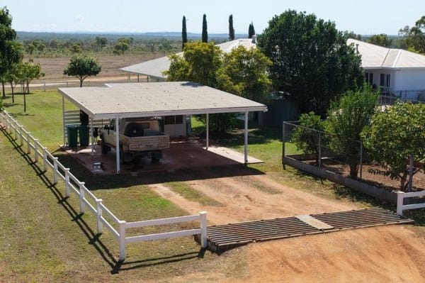 Bumbleginny, Charters Towers