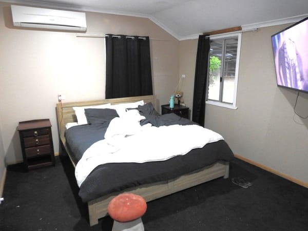 12323 Flinders Highway, Queenton