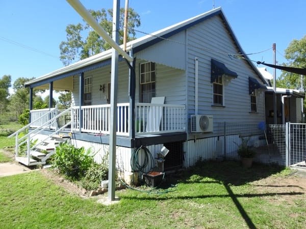Flinders Highway, Breddan
