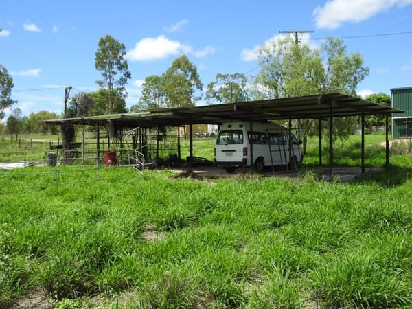 Flinders Highway, Breddan