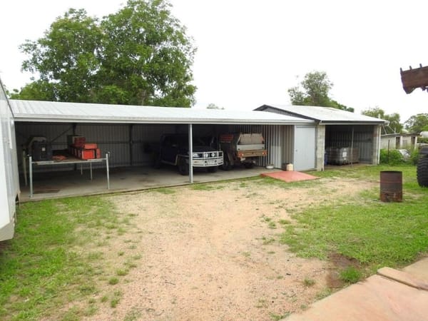 22 Rainbow Road, Charters Towers