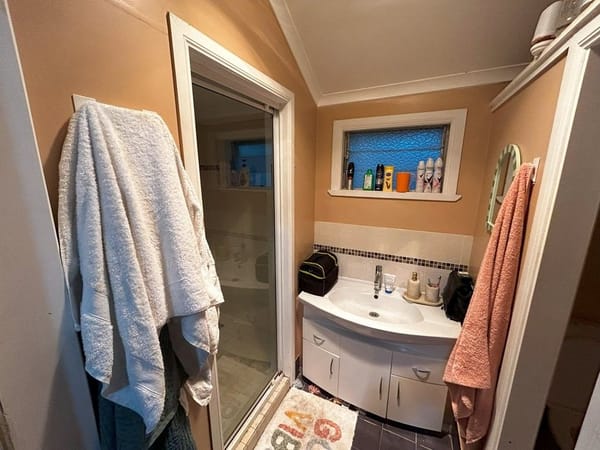 12323 Flinders Highway, Queenton