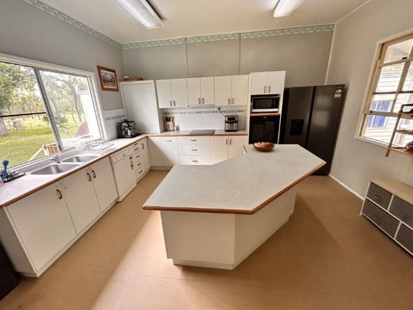 240 Old Dalrymple Road, Breddan