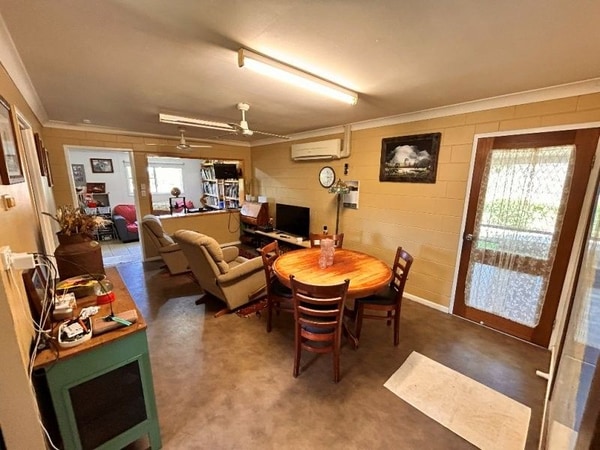 27 Beechcraft Court, Breddan
