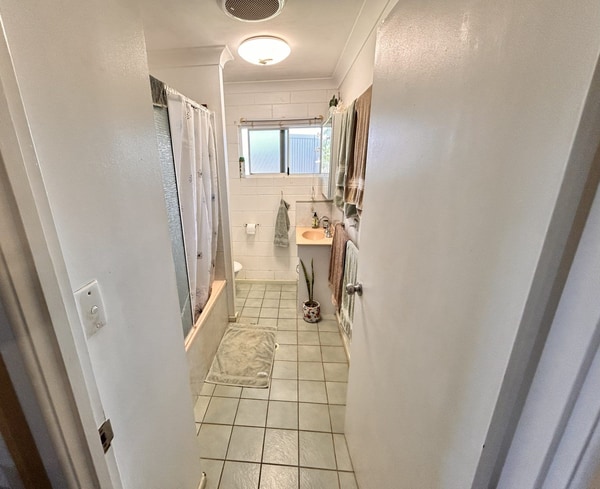27 Beechcraft Court, Breddan